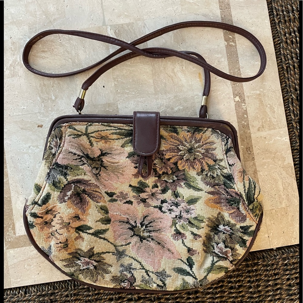 Almond vintage tapestry handbag